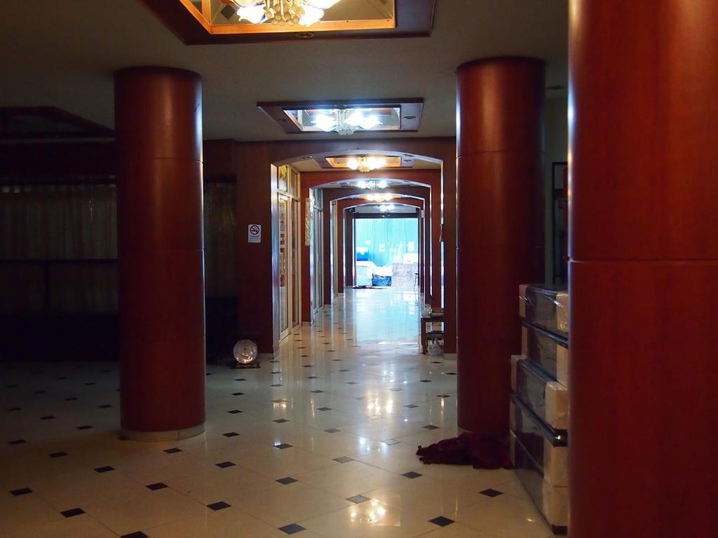 Four Sons Inn Bangkok Exterior photo